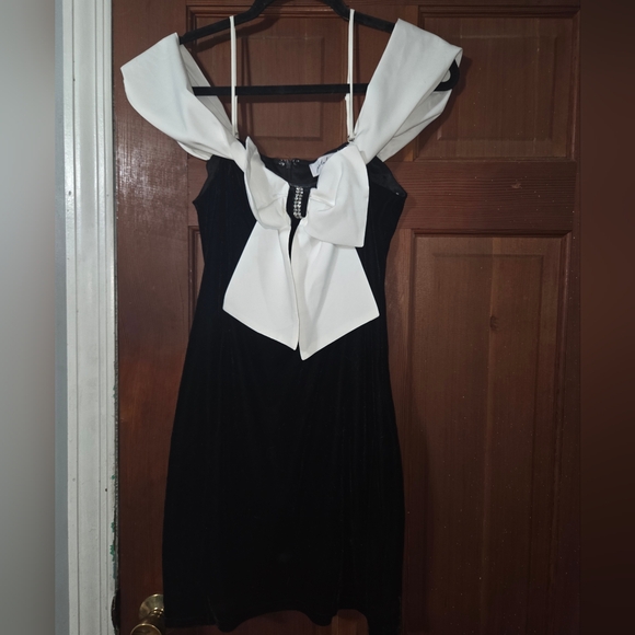 Petal & Pup Satine Bow Mini Dress - Picture 4 of 6